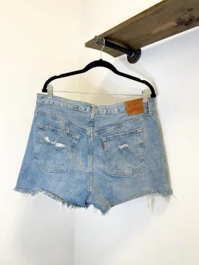 Vintage Levi Cutoff Shorts 32